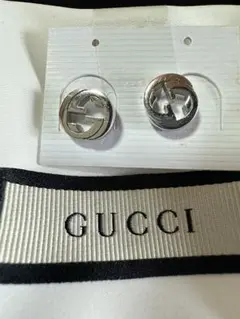 GUCCI シルバーピアス 箱・ポーチ付き　4217G8402 GUCCI シルバーピアス 箱・ポーチ付き4217G8402