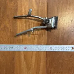 Item thumbnail for item f590c89d-6bbd-43ce-8892-ab0744eb5e28