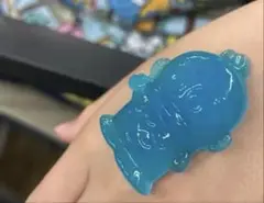 青色キャラクター型置物