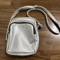 ショルダーバッグ シルバー