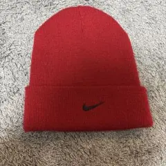 NIKE 赤色リヴァーシブルビーニー