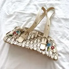 Item thumbnail for item 80d3dc19-c0bb-482a-9128-cfeaeaf37d42