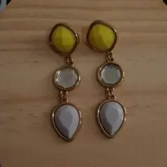 ピアス　イエロー　クリスタル　グレー　3連ピアス　最安値