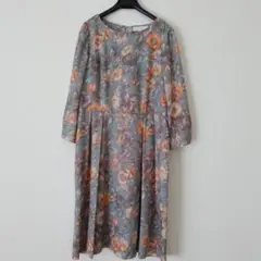 お花柄ワンピース