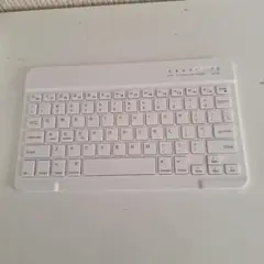 薄めBluetooth ワイヤレスキーボード ホワイト QWERTY配列