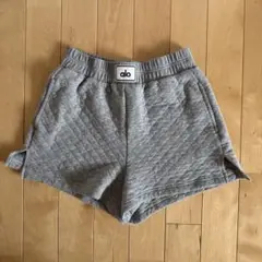 新品 alo yoga ストレッチ ショートパンツ パープル US-M 新品 alo yoga ストレッチ ショートパンツ パープル US-M 新品