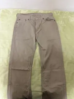 LEVI’Sチノパン