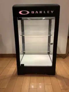 超貴重　オークリー　販売用ディスプレーケース　2段式　ショーケース　非売品 B2B5HP-ZJ14 オカムラ ノンエアタイト式透明アクリルショー