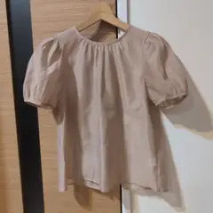 試着のみ　GUベージュ シースルー パフスリーブ トップス