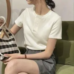 【新品、未着用】SHEIN DAZY ボタンリブ編み ティーシャツ半袖tシャツ