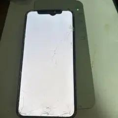 訳ありのiPhone 11 Pro の純正フロントパネル