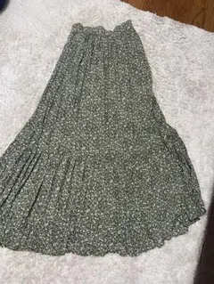 ローリーズファーム　小花柄スカート