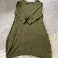 オリーブグリーン Aライン 長袖ワンピース