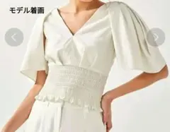 新品Love,Bonito　ディープVネックウエストシャーリングブラウス