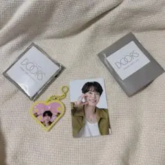 doyoung doors ランダム　アクリルキーホルダー　フォトカード　ドヨン