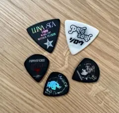 【希少】LUNA SEA LIVE TOUR 2018 限定ギターピック1個 希少】LUNA SEA LIVE TOUR 2018 限定ギターピック1個 - メルカリ