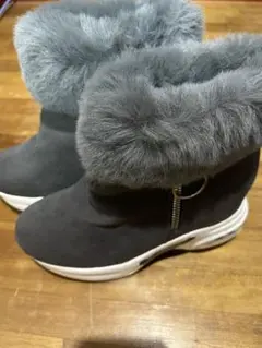 グレーショートブーツ