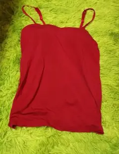 ノーブランド　赤い　ブラトップ