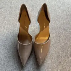 ベージュ ポインテッドトゥパンプス 中ヒール