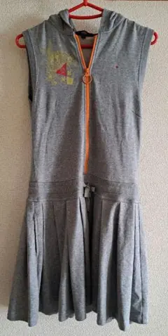 Item thumbnail for item b135925b-e95b-4cda-af2b-f09f305c3a98