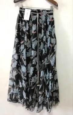 未使用　emi+ エミプラス　花柄シフォンフレアスカート　サイズL（実寸M）