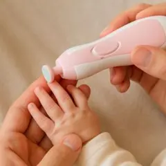【新品】ベビー用 電動爪やすり 6種類アタッチメント付き 静音設計