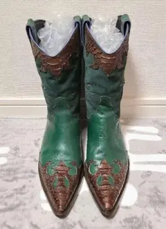 Item thumbnail for item 57563dfe-e67b-40e7-8b05-f695577e15a3