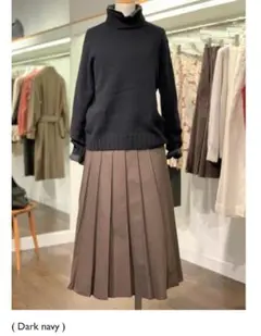 マーガレットハウエル 大人の上質ウールカシミヤハイネックニット ダークネイビー