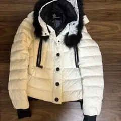 現在クリーニング中 発送10月 Moncler ホワイト ダウンジャケット