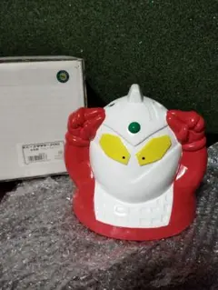 ウルトラマン フィギュア型貯金箱と蚊取り線香(セトモノ) ウルトラマン フィギュア型貯金箱と蚊取り線香(セトモノ) - メルカリ