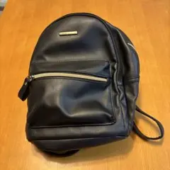 ブラック合成皮革リュック