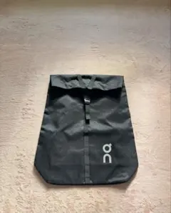 Onランニングの軽量バックパック（黒）