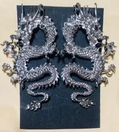 龍のピアス シルバー ドラゴン