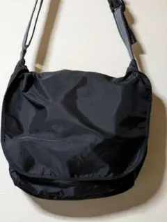 GAP　ショルダーバッグ　黒　メッセンジャーバッグ