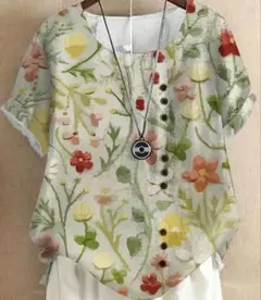 大きいサイズ　B140cm 花柄Tシャツ　半袖
