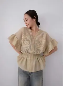 Hella embroidery blouse