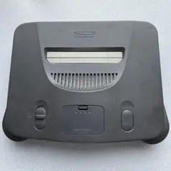 Nintendo 64 本体とコントローラー2つ、ソフト７本付き