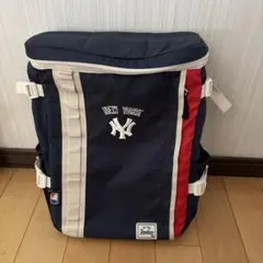 ヤンキースロゴ入りリュック
