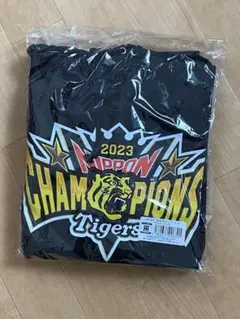 阪神タイガース　2023日本一記念プルオーバーパーカ　ブラック　Ｌサイズ