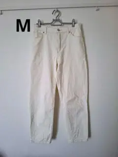 ホワイト系デニム　テーパードパンツ　ゆったり　M