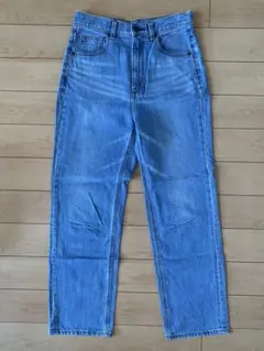 GU ハイウエスト ストレートジーンズ M