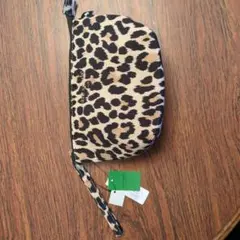 『新品未使用品』kate spade ヒョウ柄ポーチ