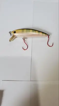 ミノー　ノーブランド　バス釣りルアー