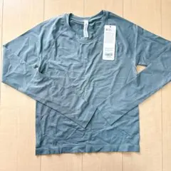 【新品・未使用！】CRZ YOGA 淡い緑 長袖シャツ M 薄手