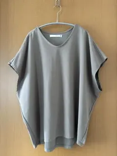 【Bou Jeloud】Tシャツ