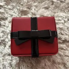 リボン付きレッドジュエリーボックス