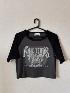 グラフィック クロップドTシャツ 半袖　Attitude Makes style