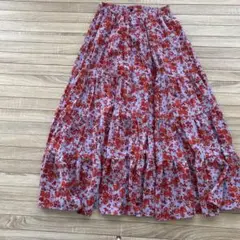 花柄ロングスカート 赤と白