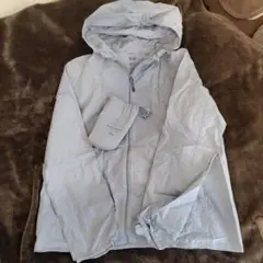 未使用　UNIQLO　ユニクロ　UVカットパーカー　L