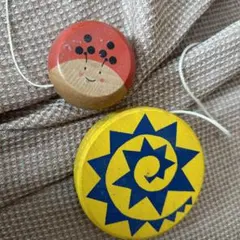 木製 ヨーヨー 赤と黄色